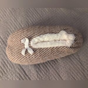 4/$20 NWT Super Fuzzy Sock Slippers